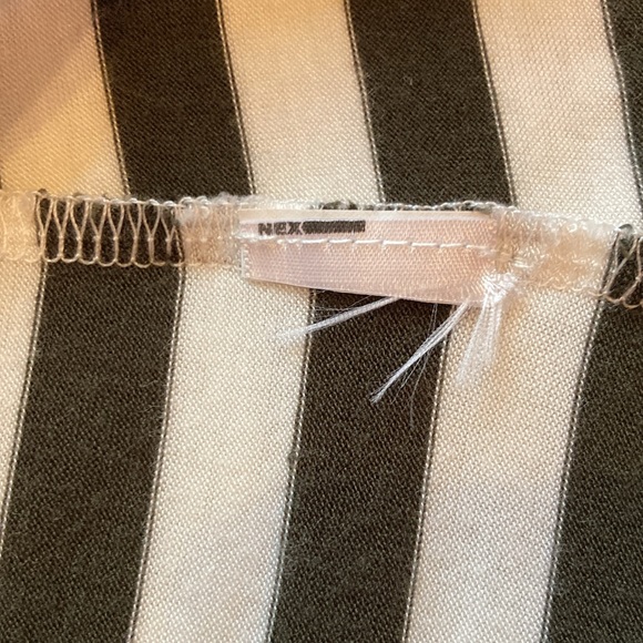 Cold shoulder top. Size M. - Picture 11 of 11